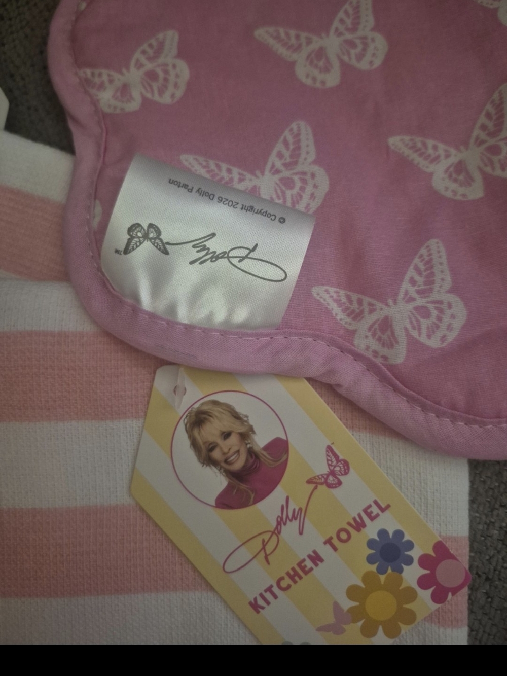 Dolly Parton Kitchen Accessory Bundle - Picture 7 of 10